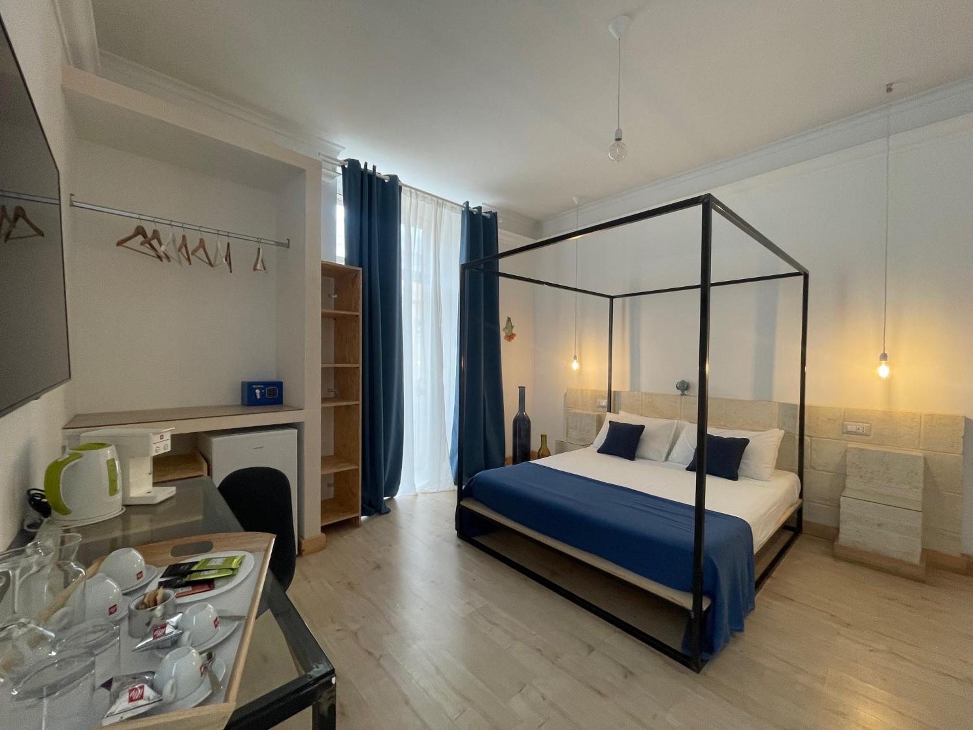 D'Angio Rooms-Manfredi Homes&Villas มันเฟรโดเนีย ภายนอก รูปภาพ
